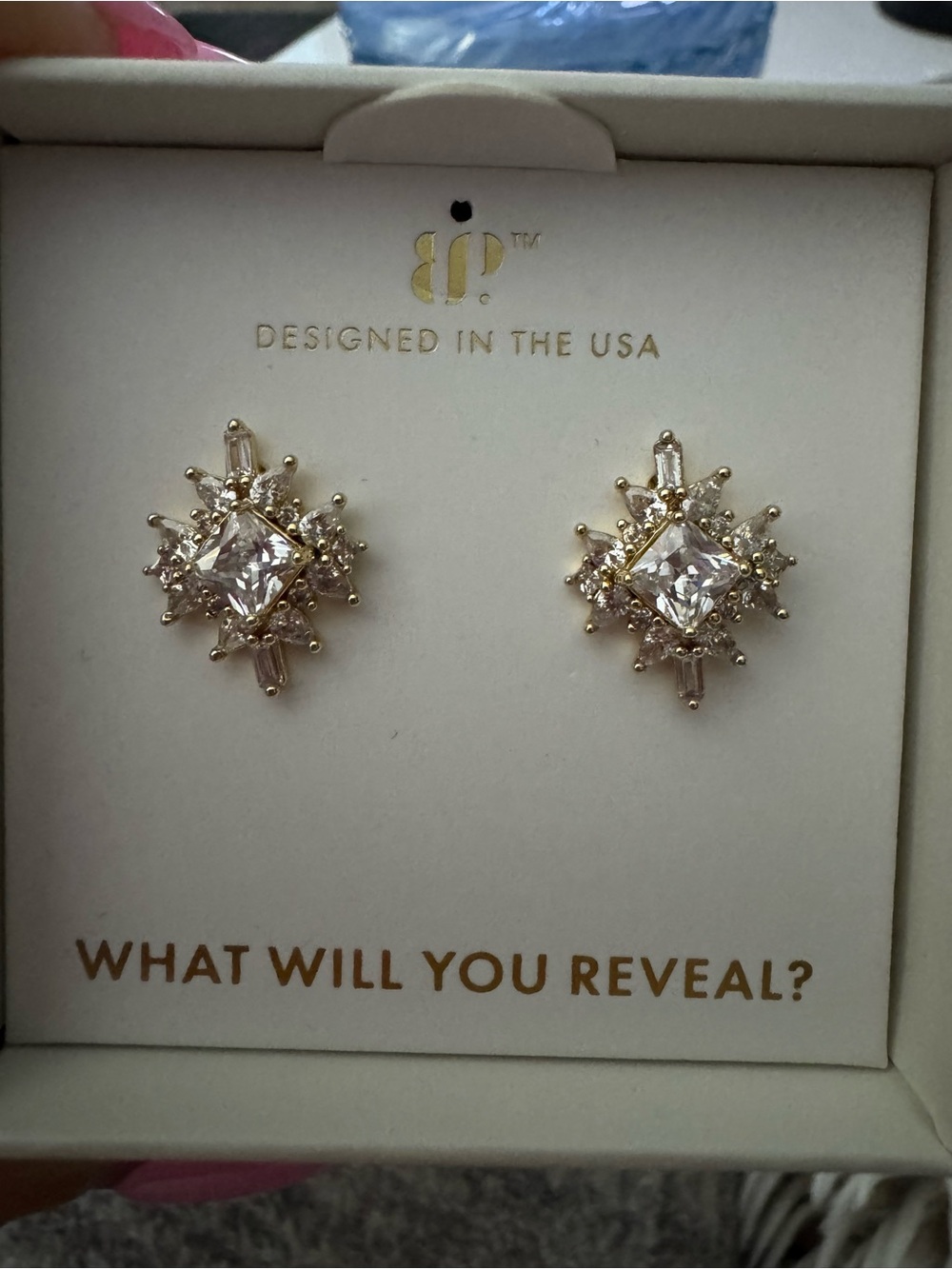 Lumina studs